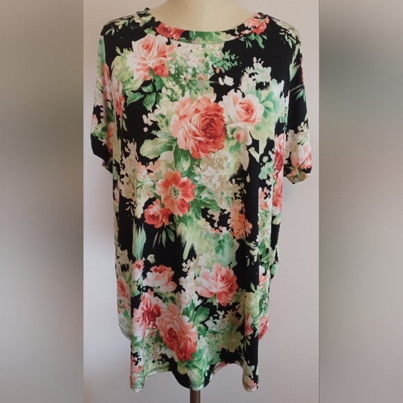 Acting Pro Tops - NWT 3x Black Floral Top Women's Plus Size Acting Pro